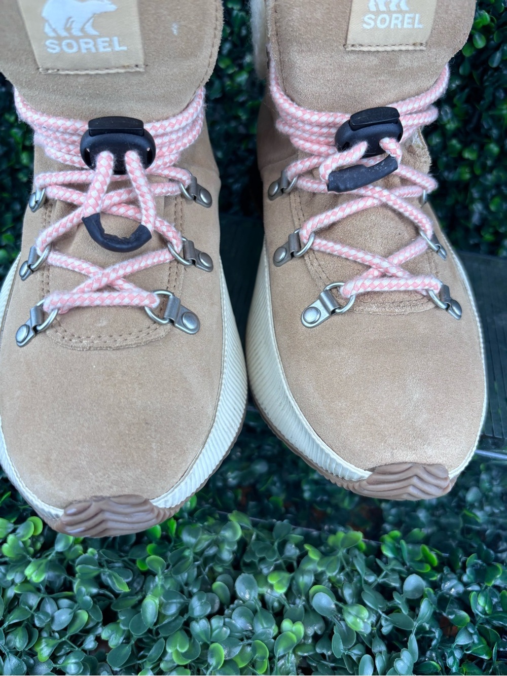 SOREL OUT ‘N ABOUT CONQUEST BOOTS WITH FLEECE COLLARS (Size 6 US) - Picture 9 of 10